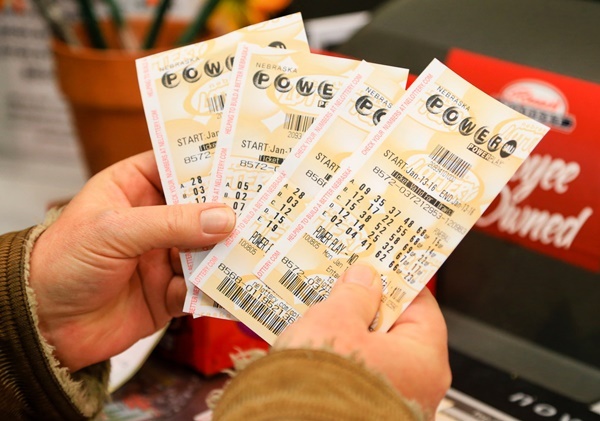 how ordinary 파워볼사이트추천 people can still win the Powerball